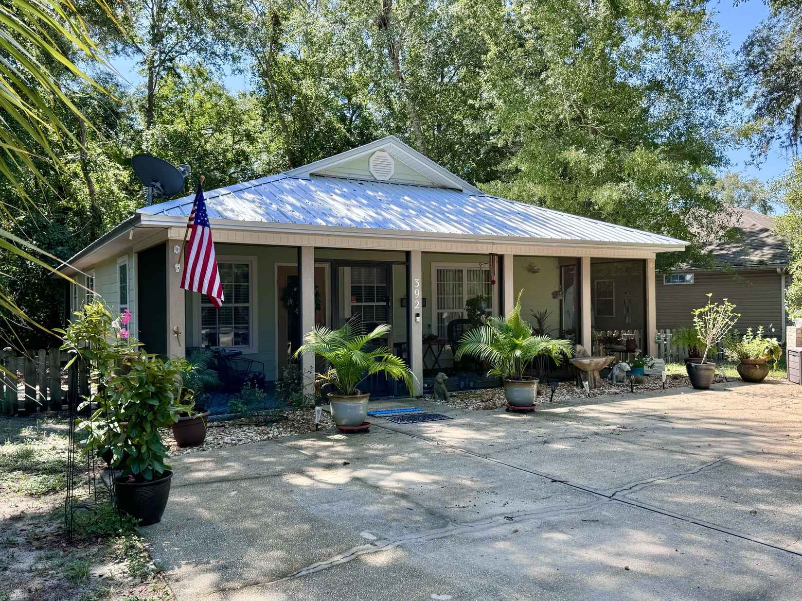 392 Palmetto Ave  