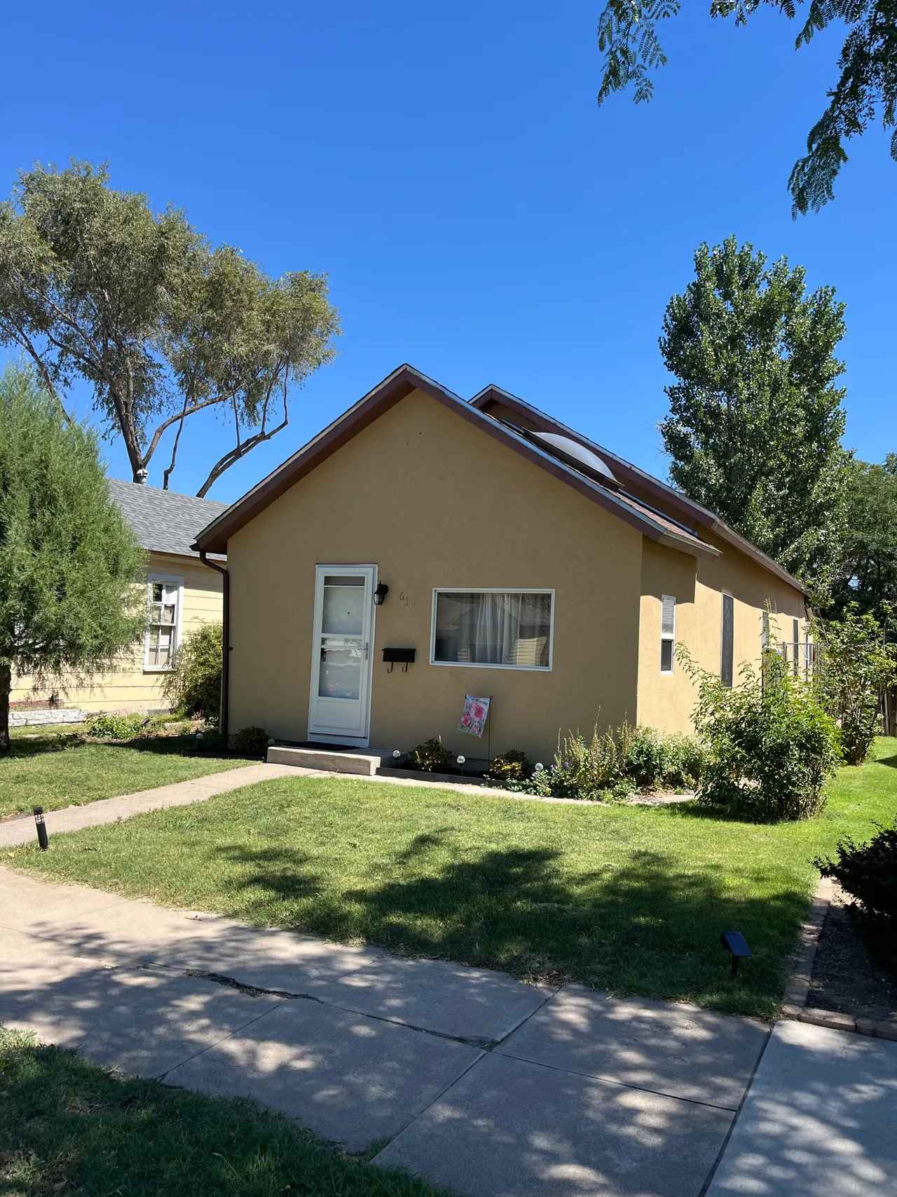 619 Santa Fe  