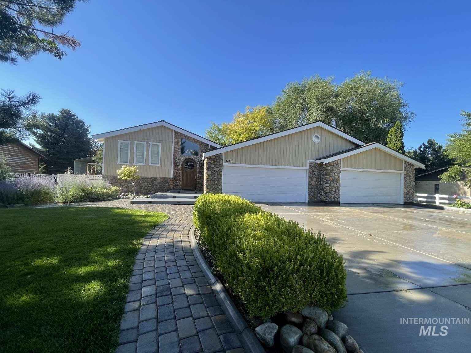 3348 Highlawn Dr  