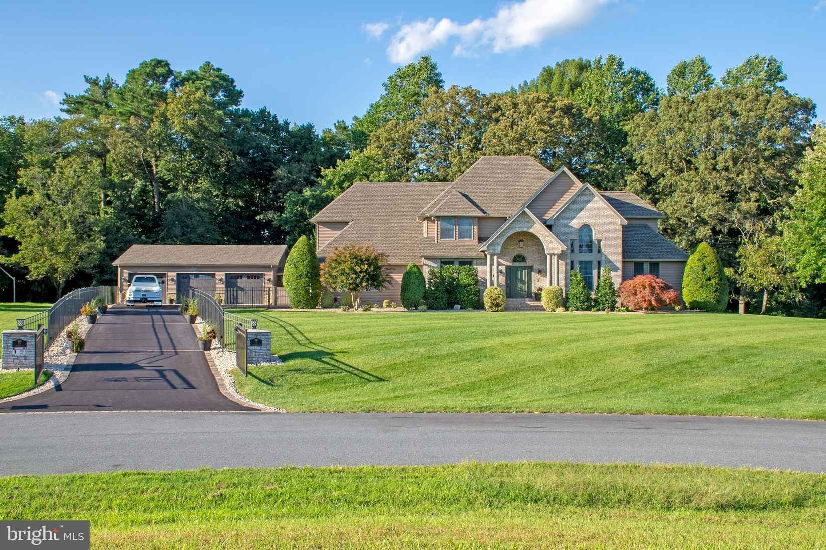 19 Lake Crst Dr  