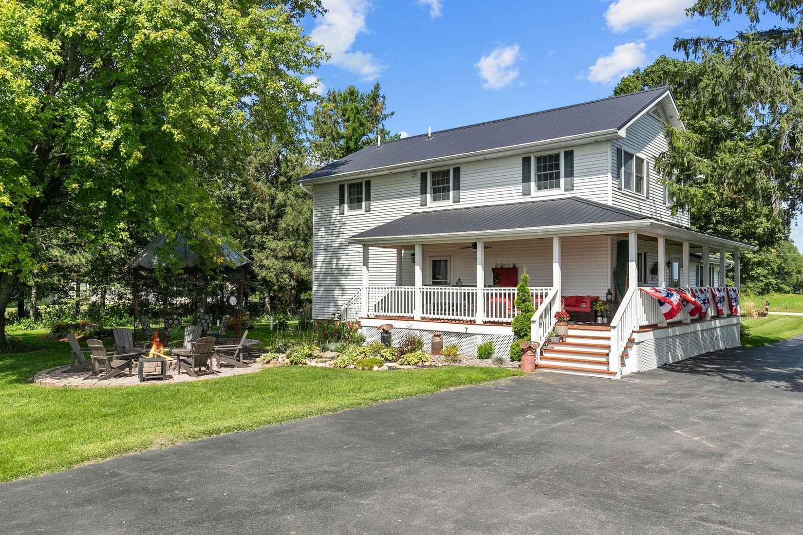 W10495 ROLOFF Rd  