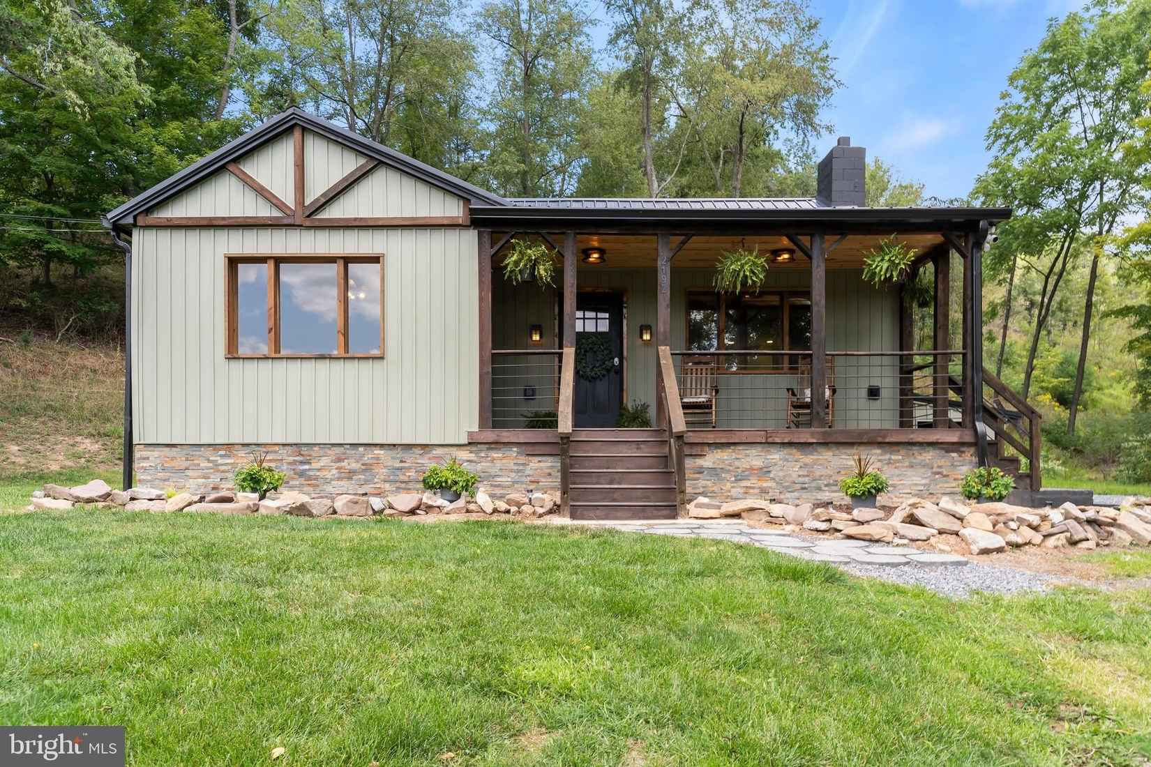 2192 HOWARDS LICK RD  