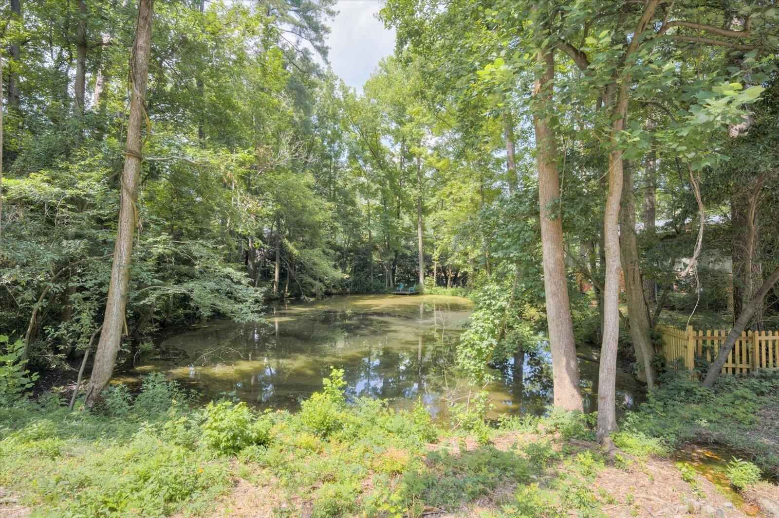 2221 EDGEWOOD Dr  