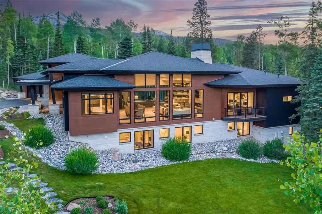 585 TWO CABINS Dr  
