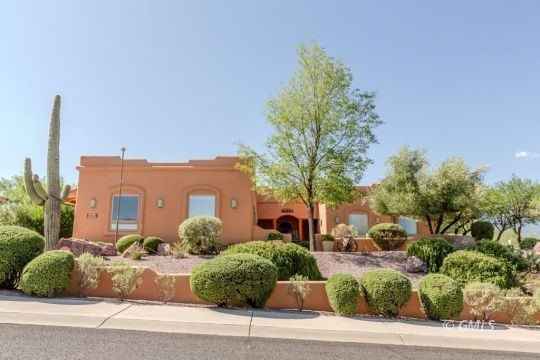 844 Desert Dr  