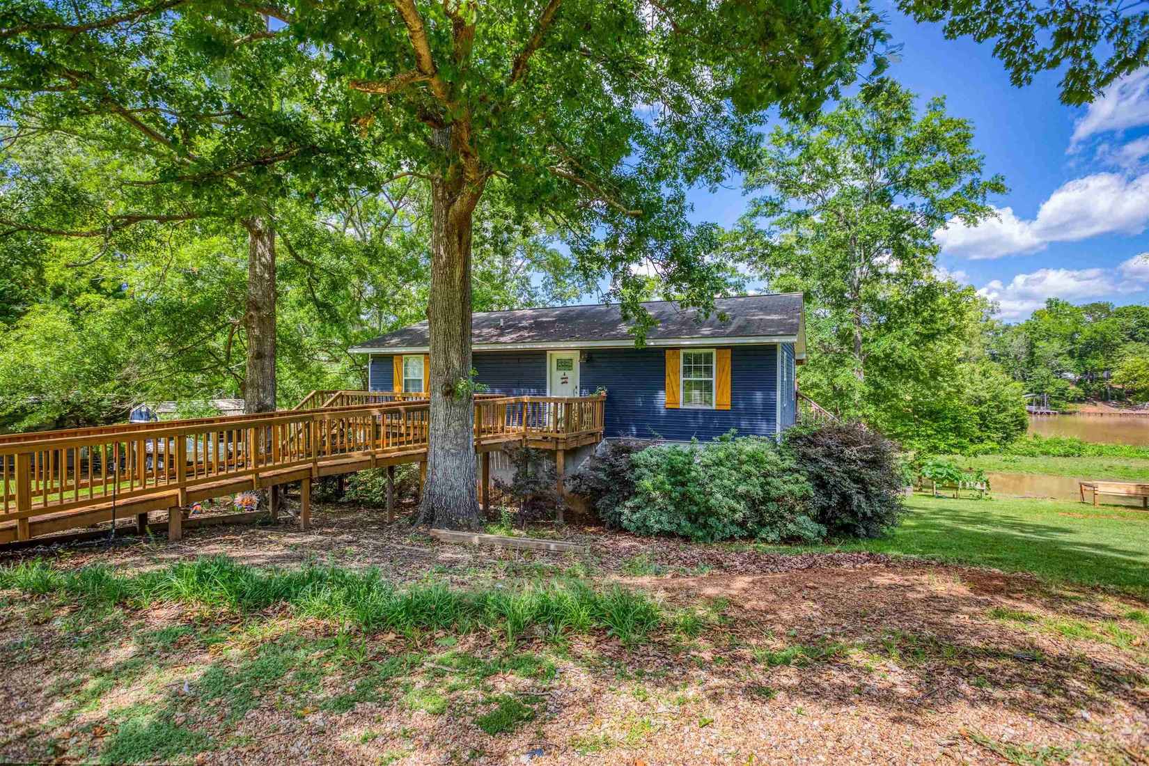 111 Southlake Dr  
