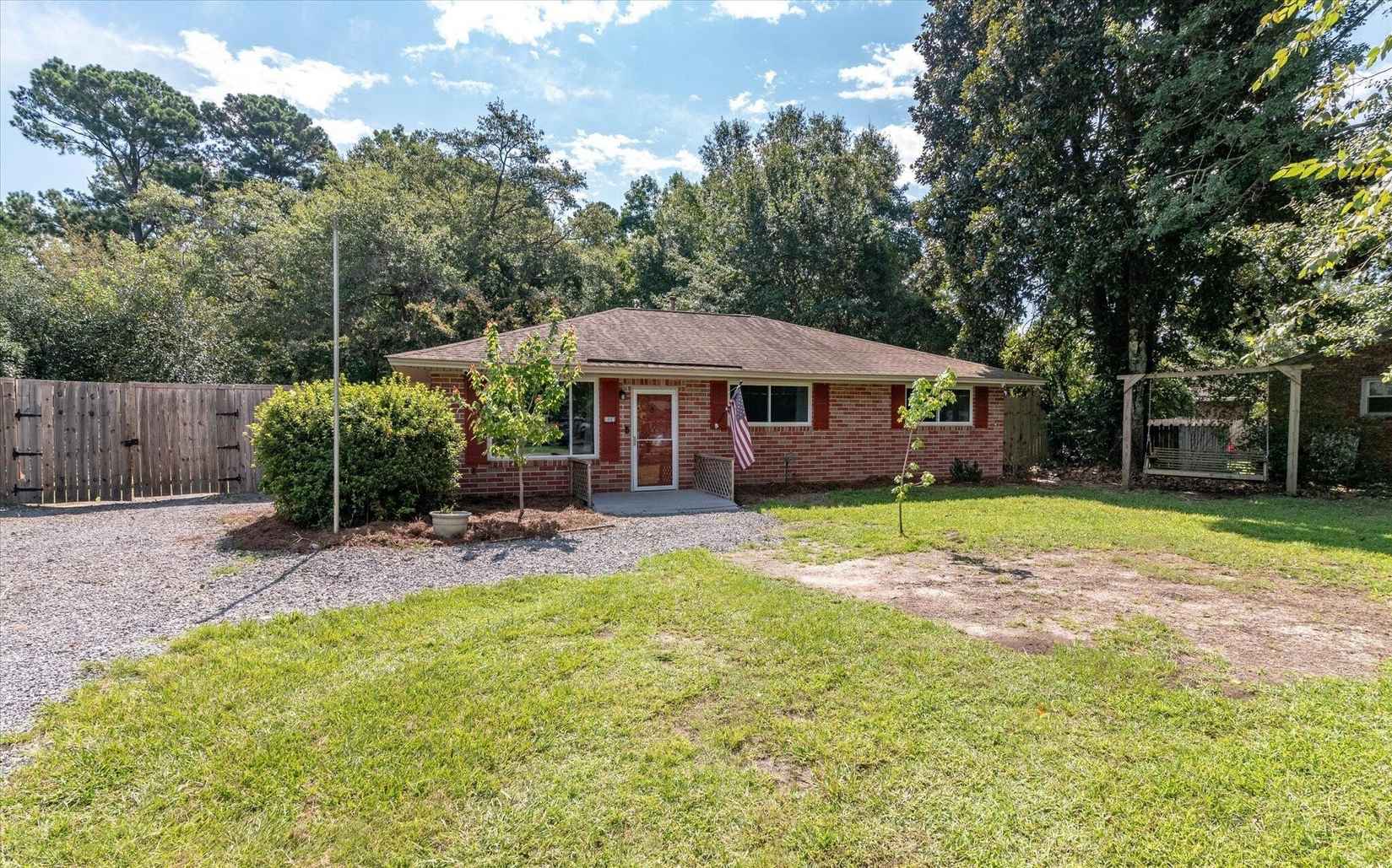 213 Pinewood Dr  