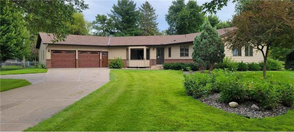 210 Meadowlark Rd SE  