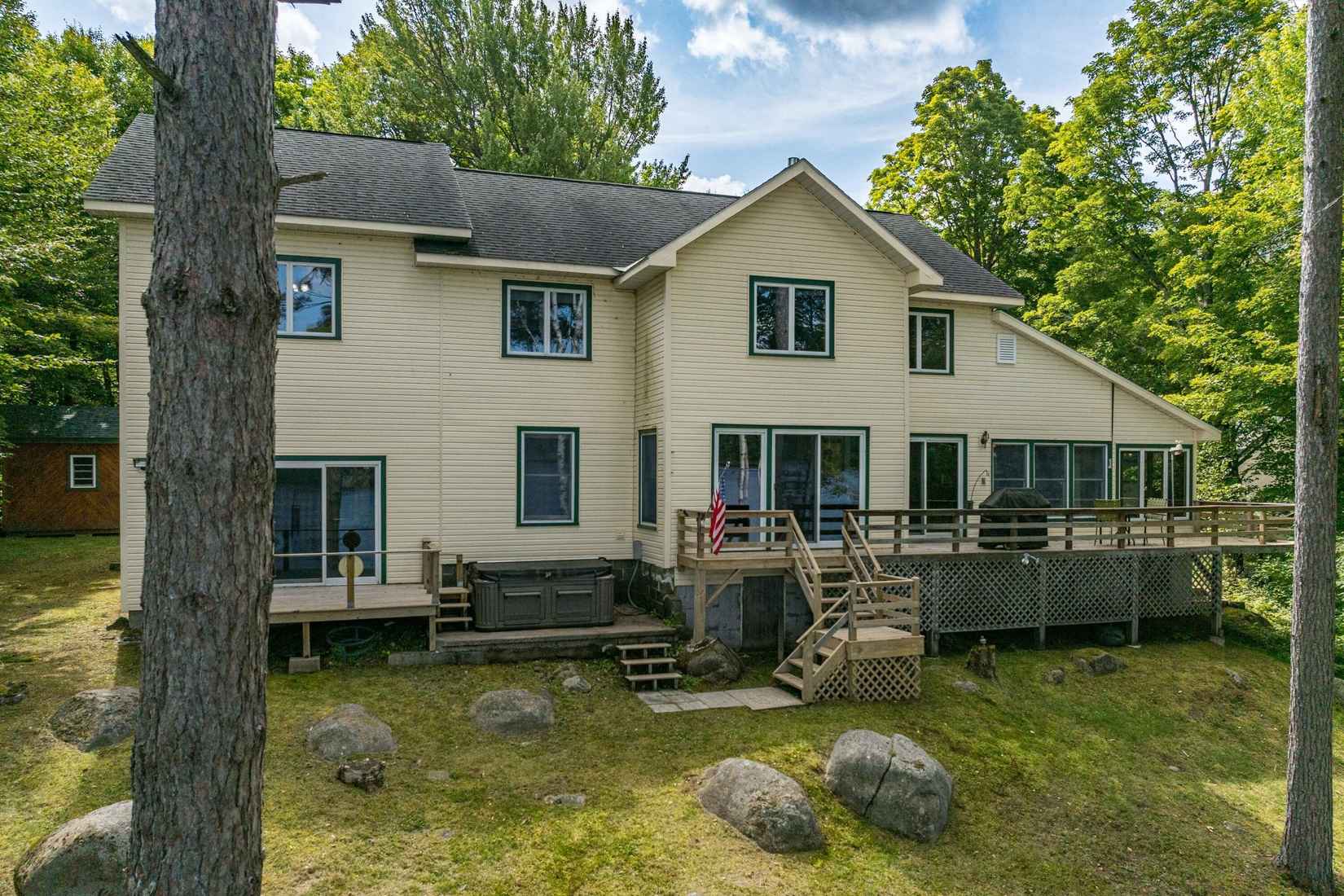 885 Deerland Rd  