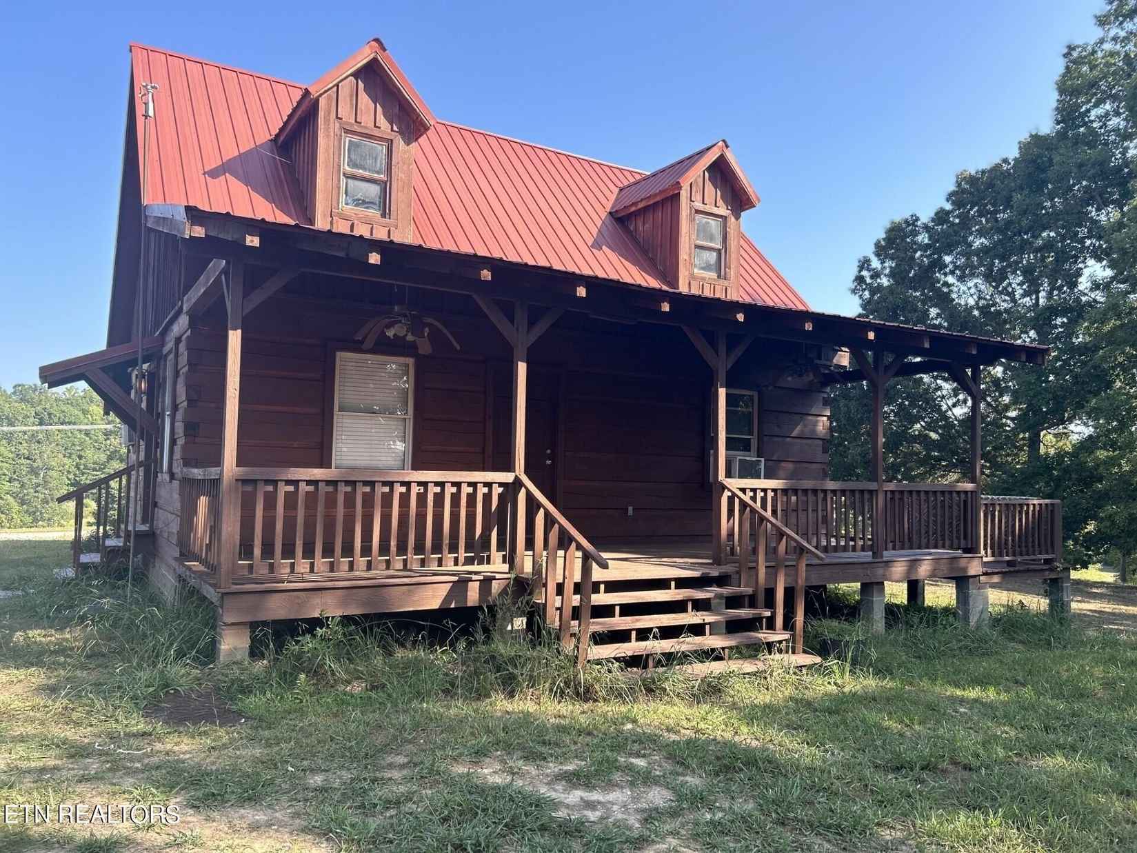 300 Johnson Ln  