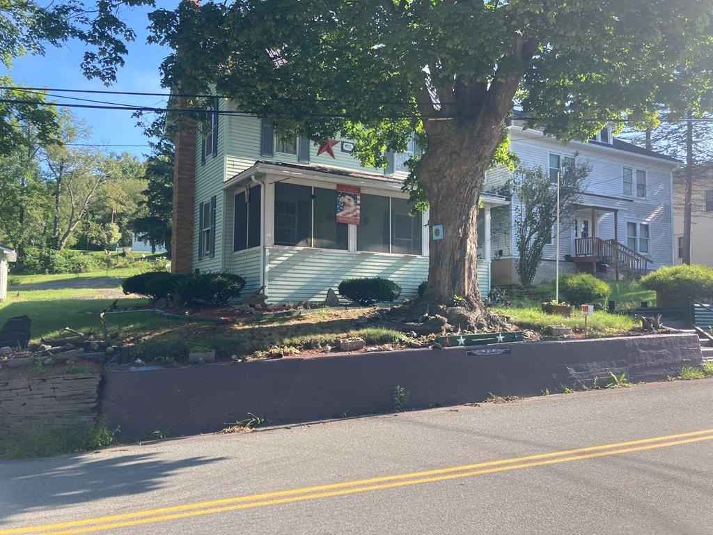 458 W MAIN ST  
