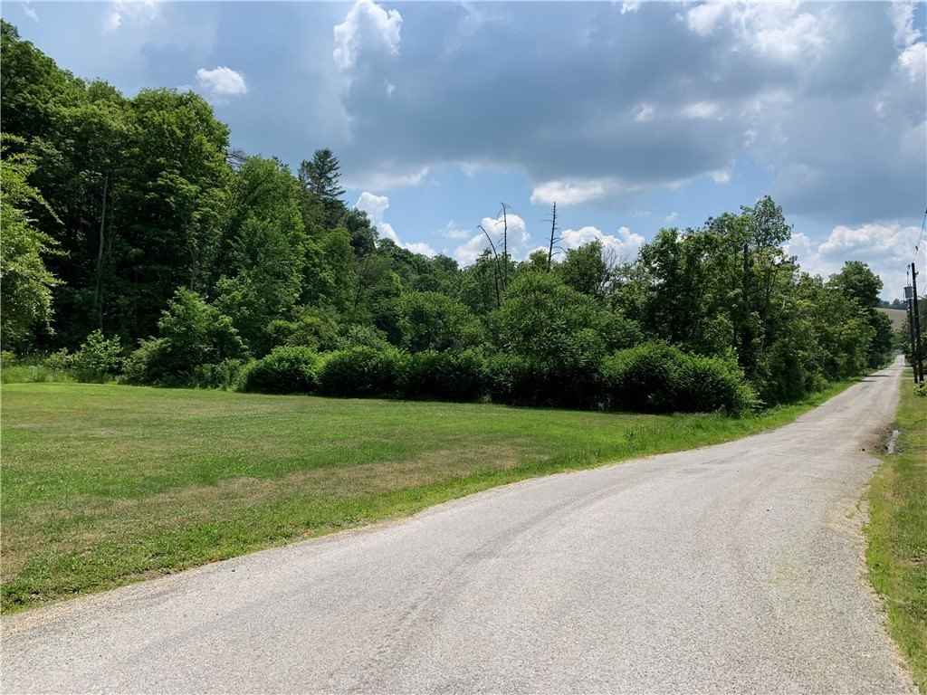 136 W Old Lincoln Hwy  