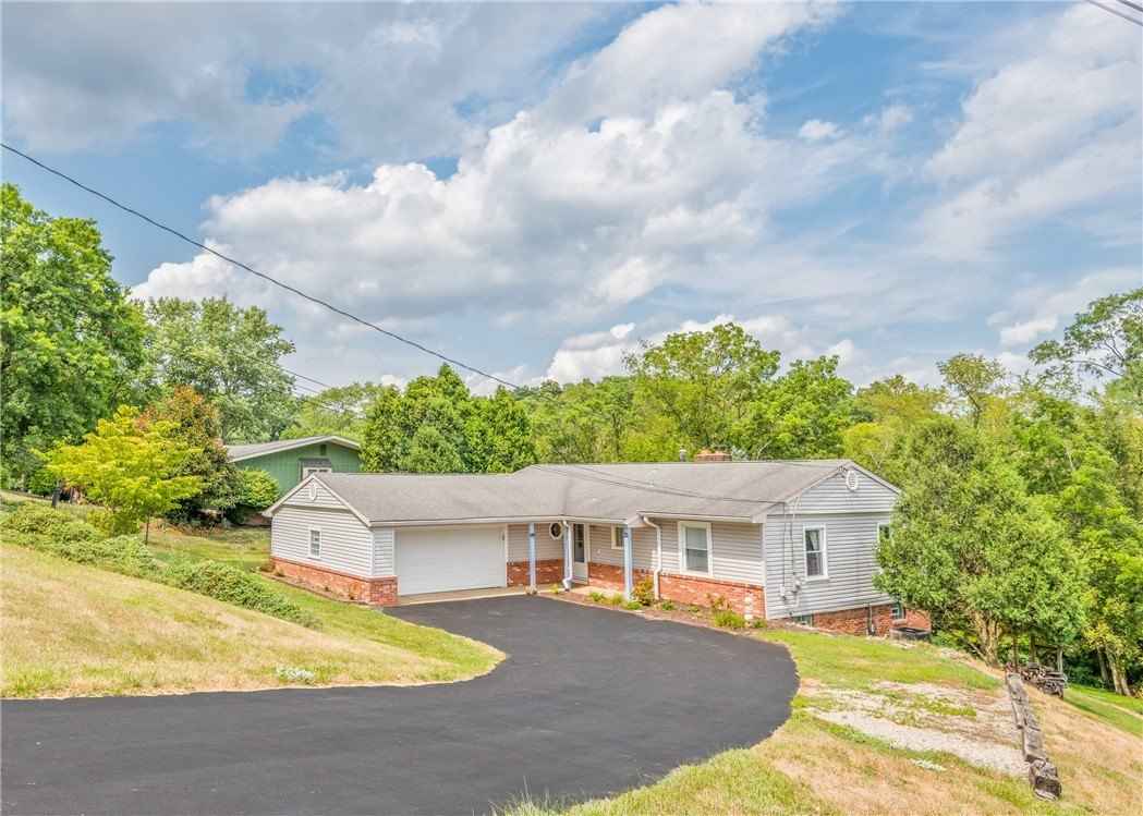 430 Robinhood Ln  