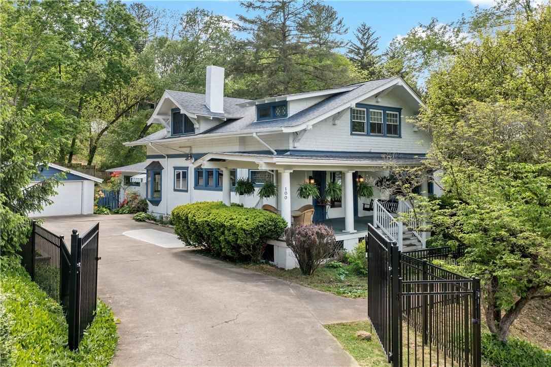 100 Woodford Rd  