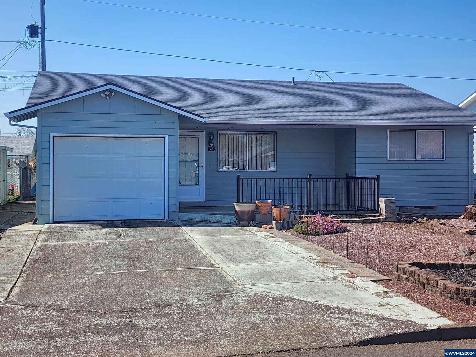 1445 Umpqua Rd  