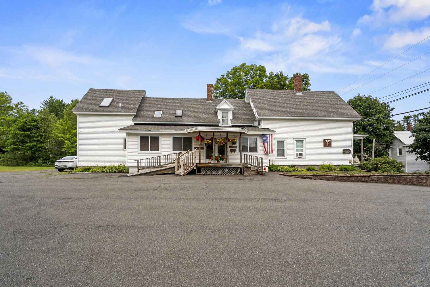 287 E Main St  