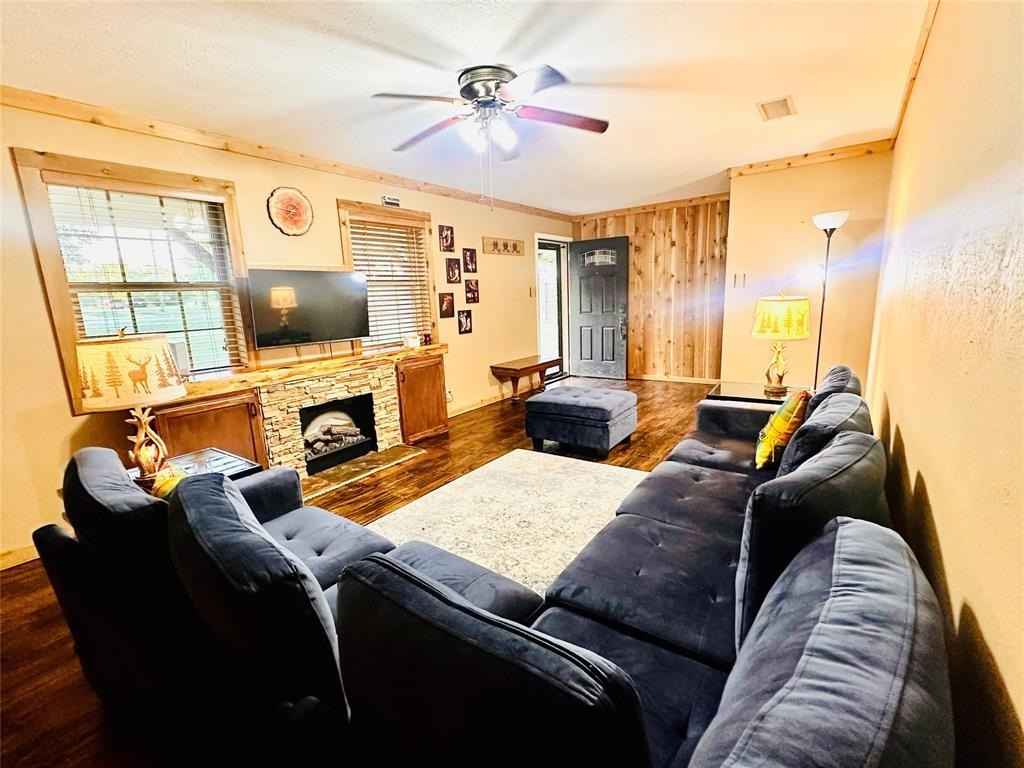 4811 W Park Row Blvd  