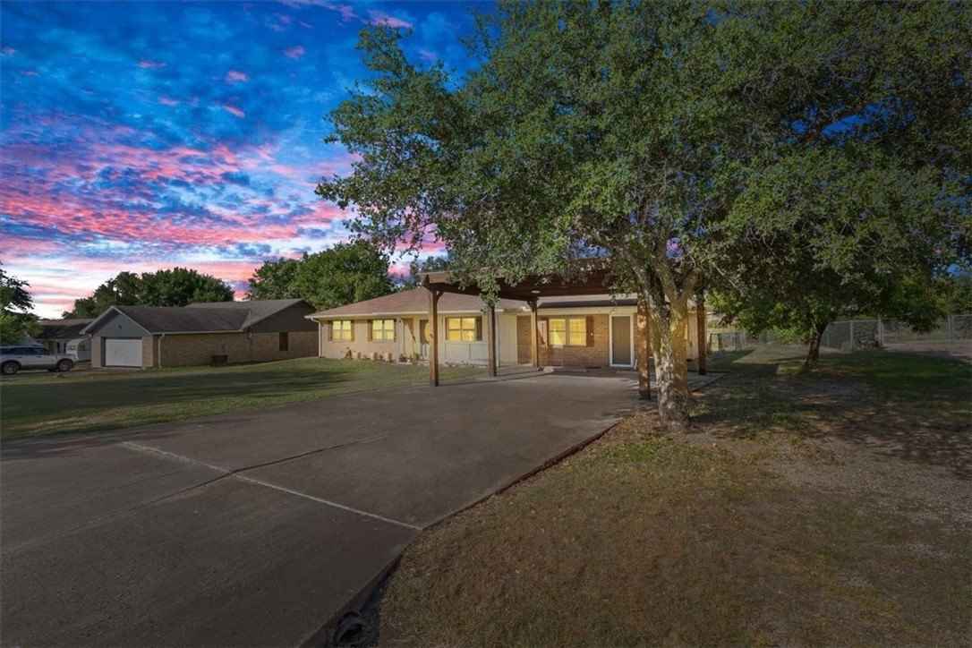 114 Live Oak Ln  