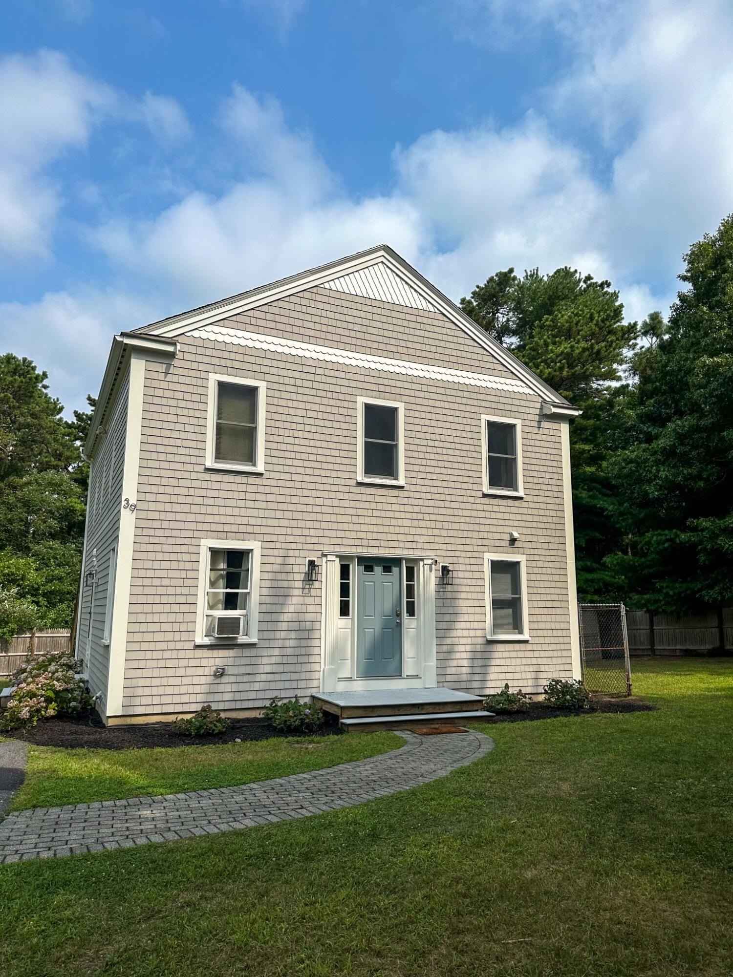 39 Hawthorne St  