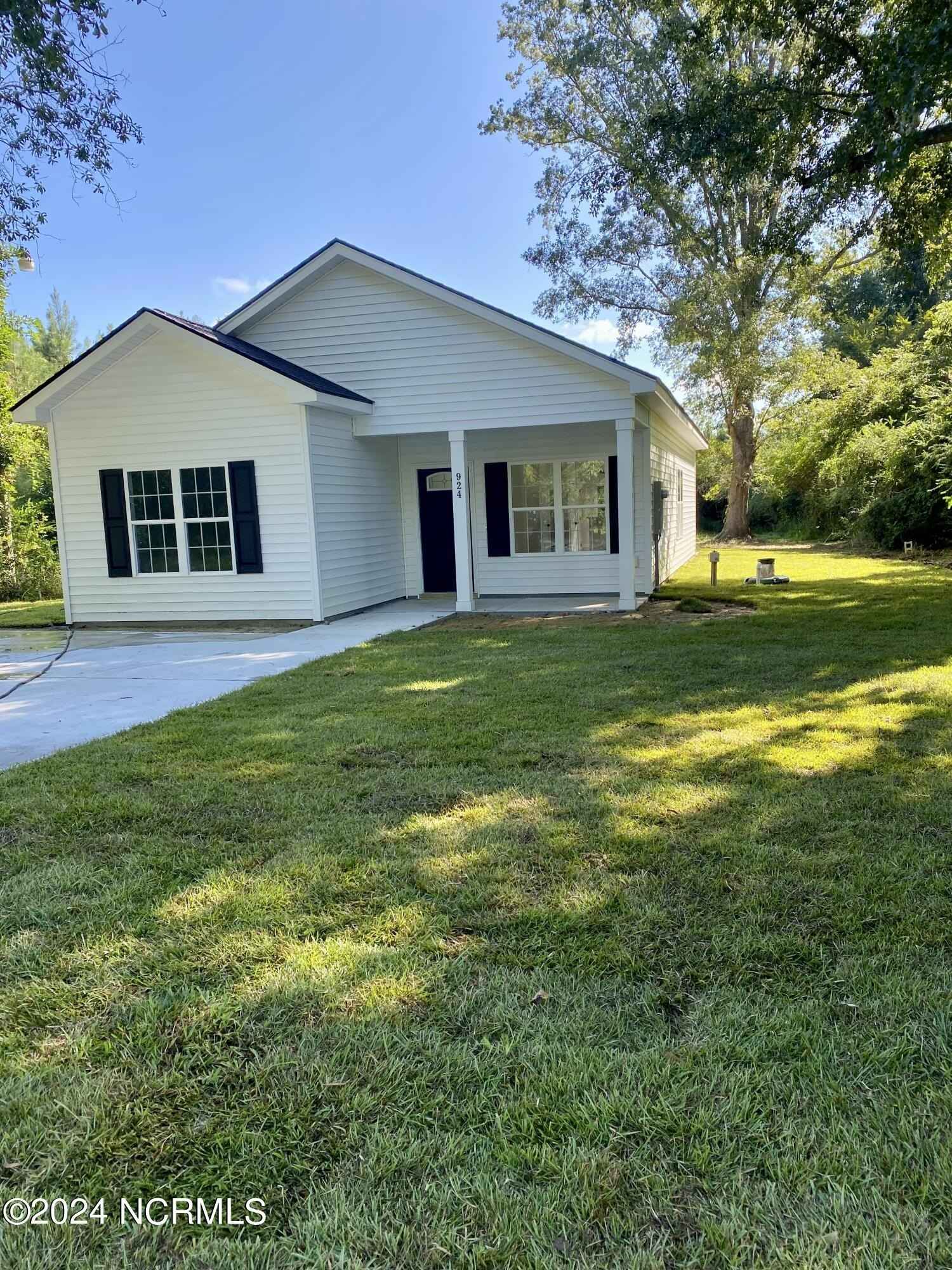 924 Old Savannah Rd S  