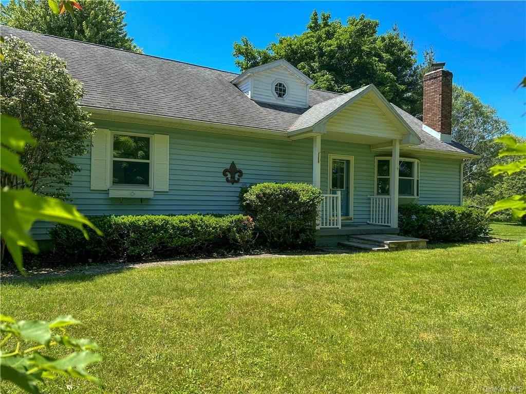 228 Rockefeller Ln  