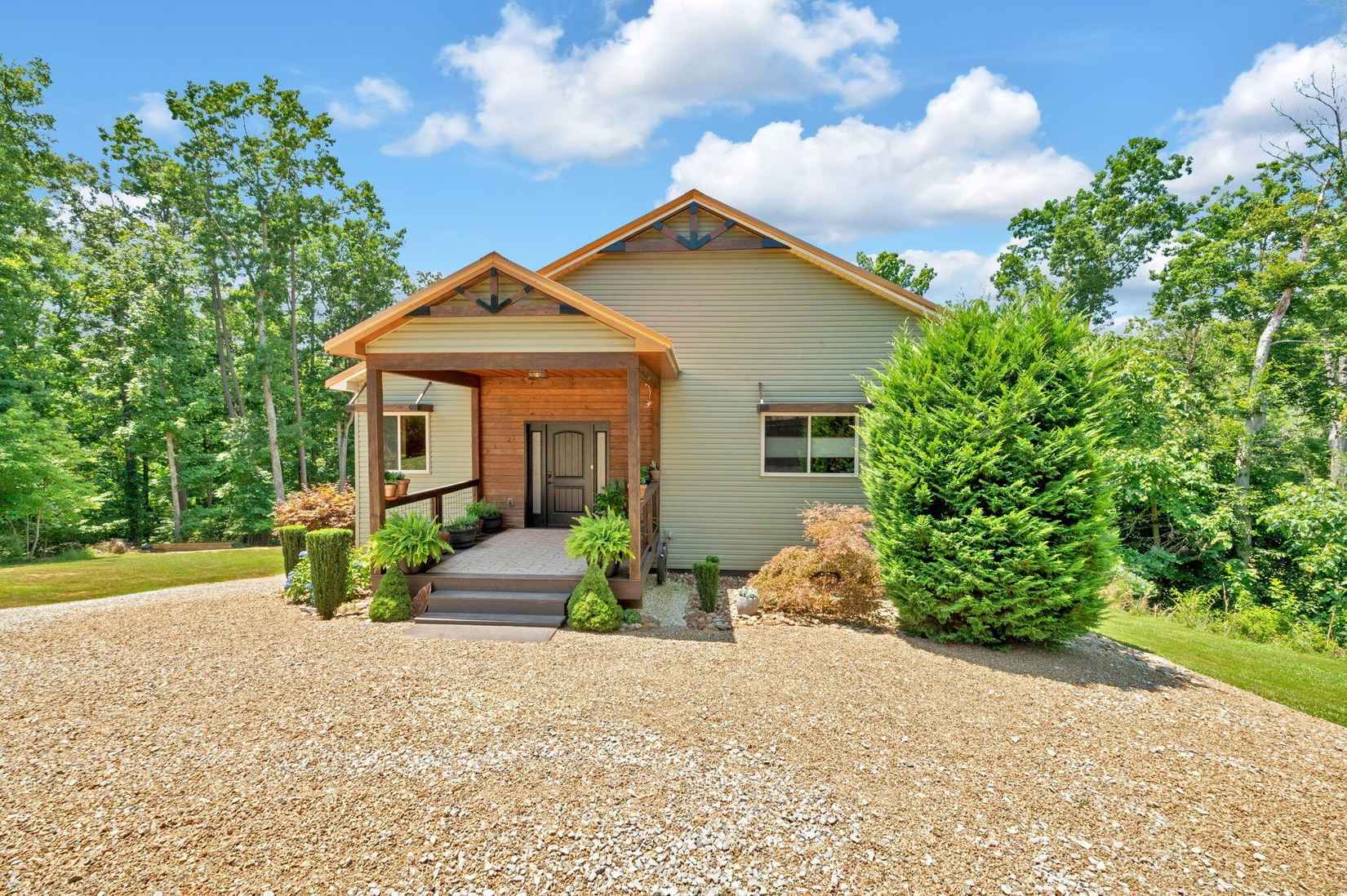 2115 Riverview Dr Dr  