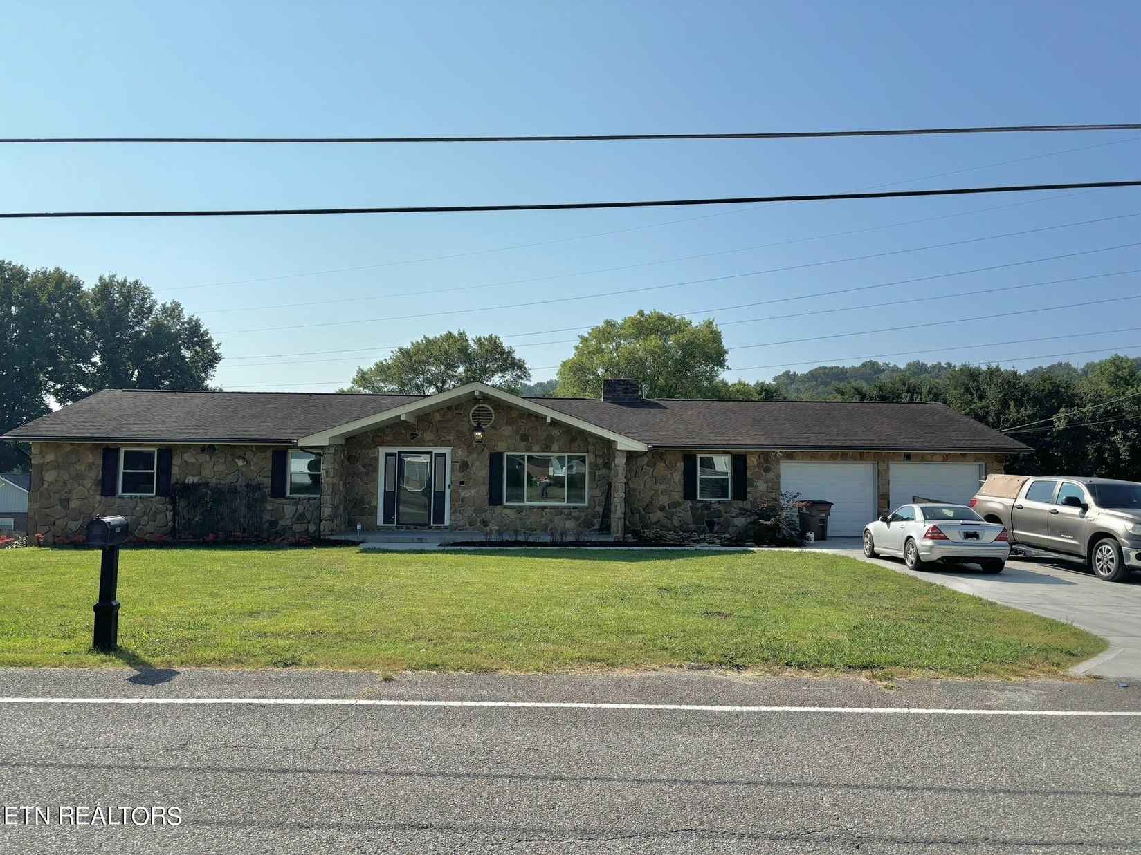 5808 Holston Dr  