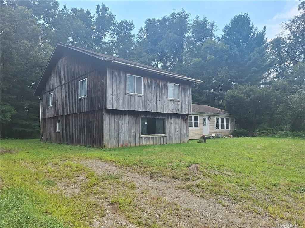 84 Rockefeller Ln  