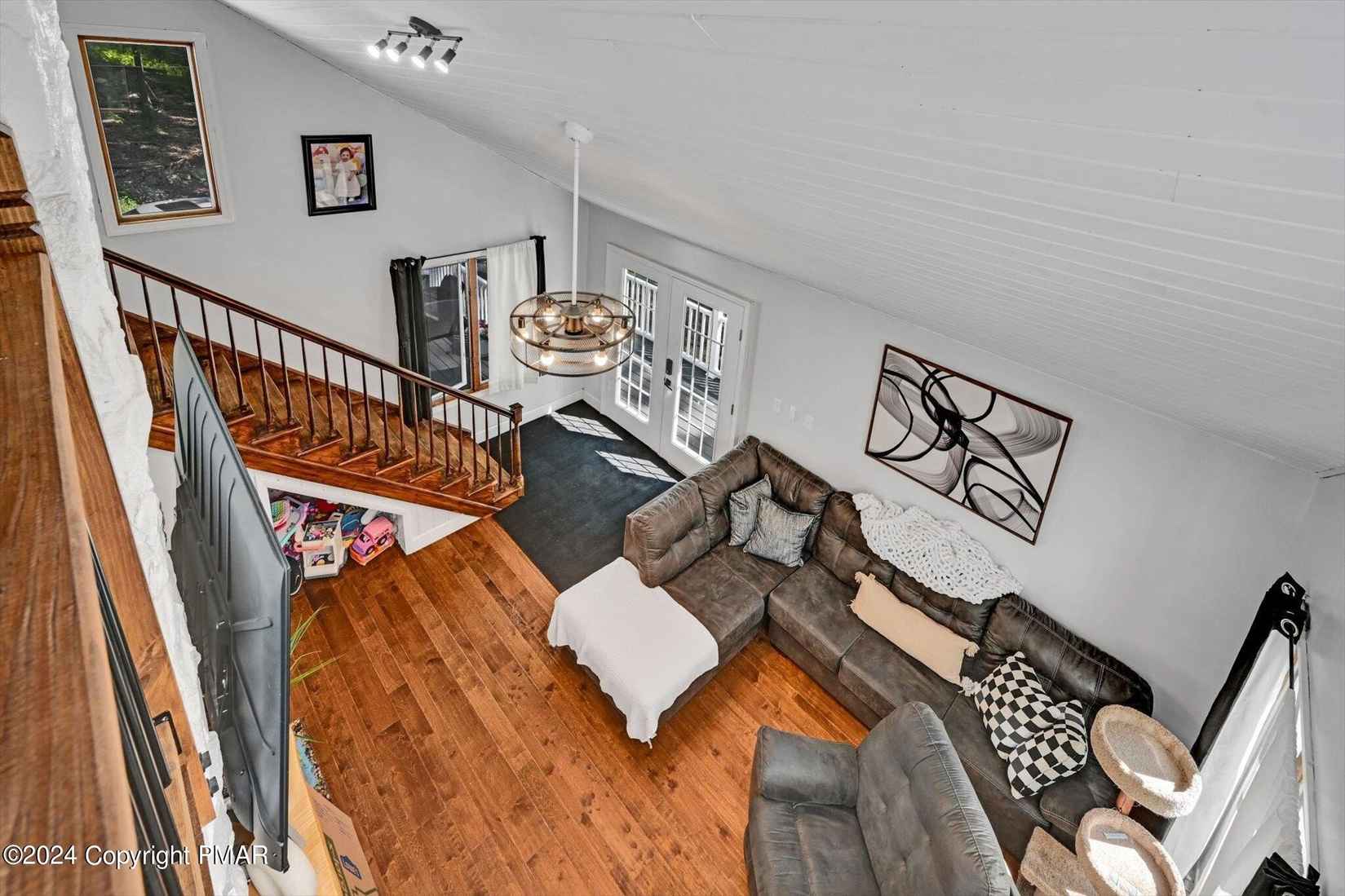 694 Tahoe Ln  
