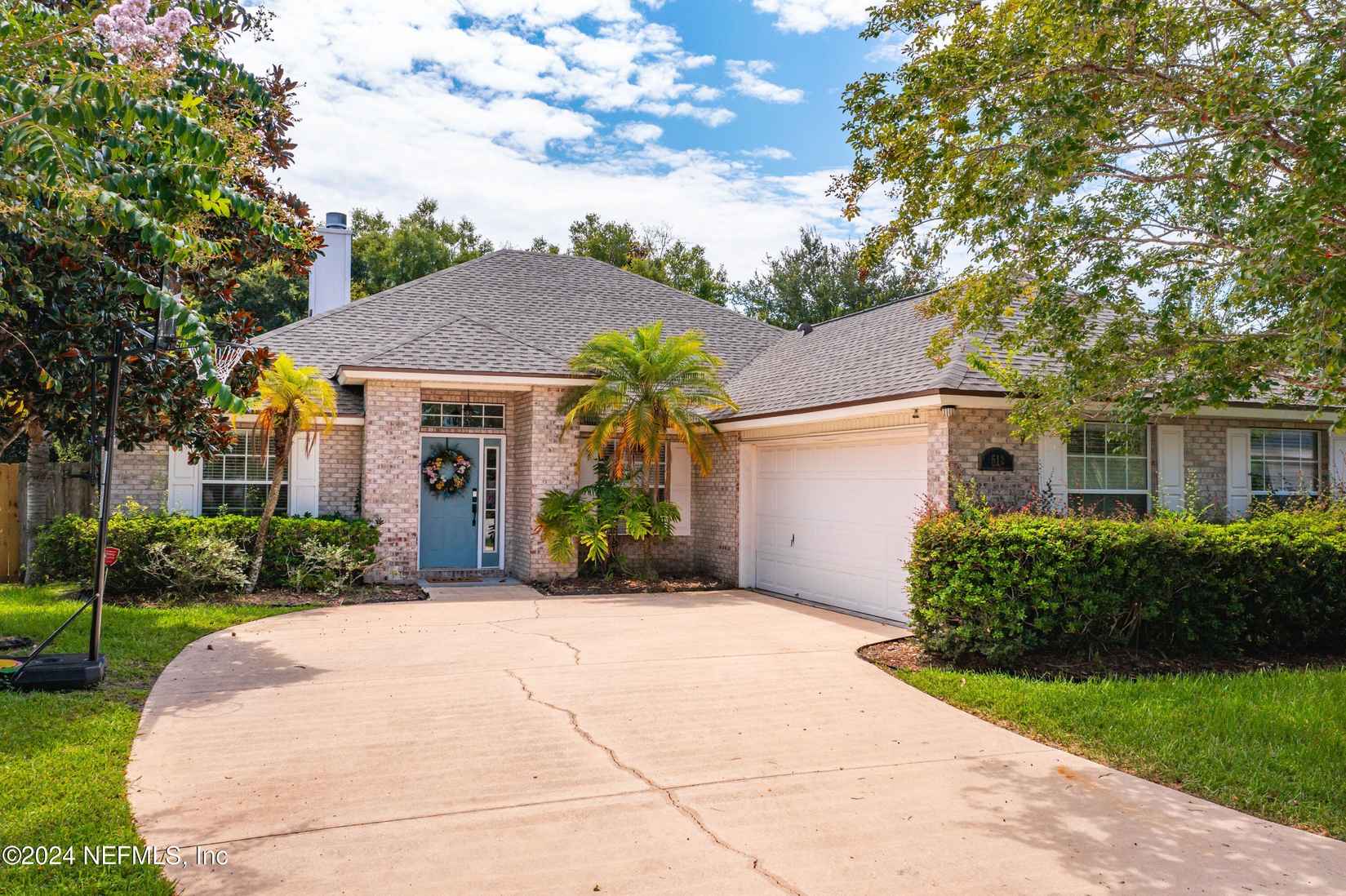 512 Albert Ct  