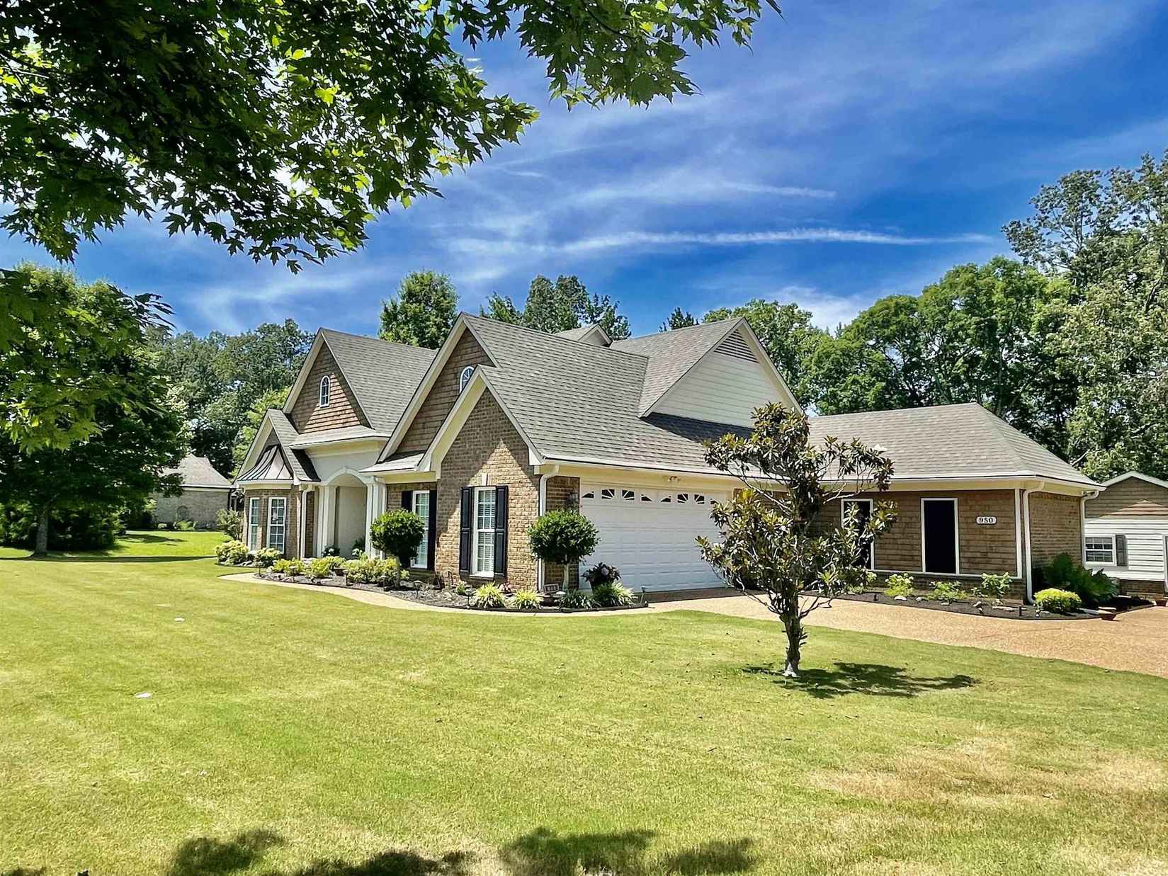 950 WOODBRIDGE  