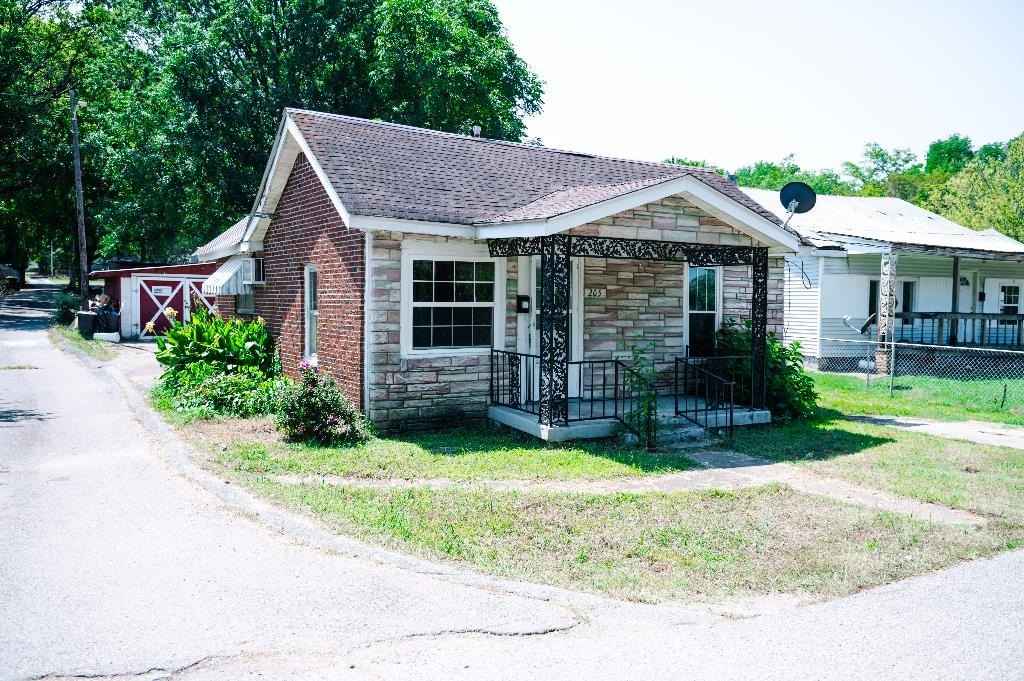205 Wright St  
