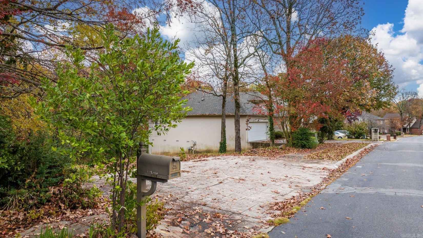 1115 CLAYCUT Cir  