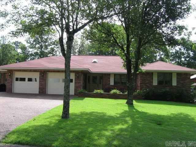 305 Snead Dr  