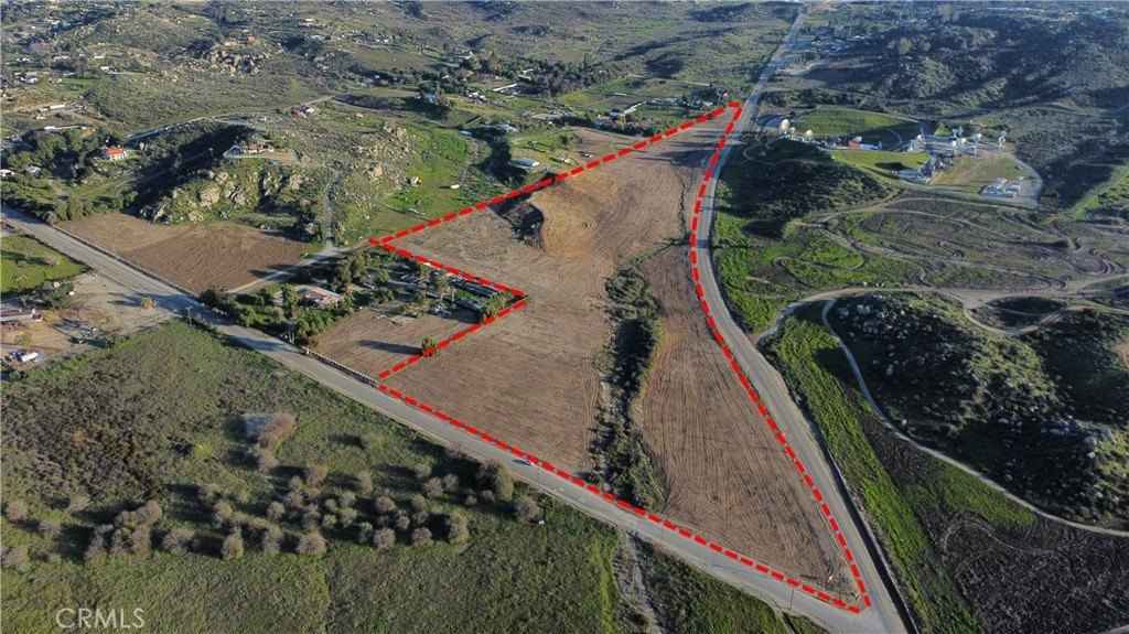26 Juniper Flts Rd  