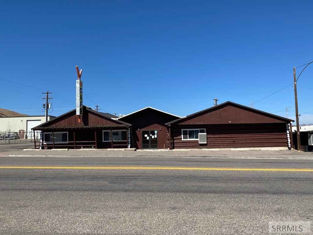 1200 E Main St  