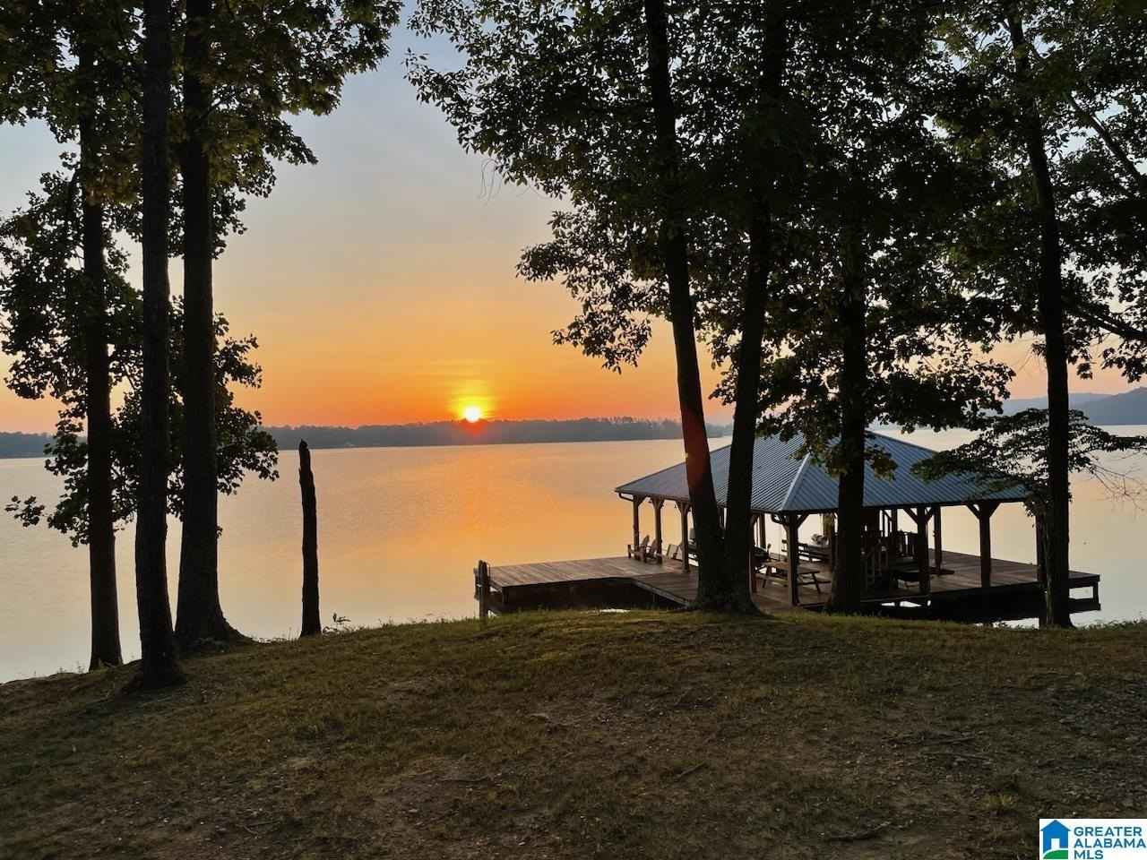 155 RIVERVIEW Dr  