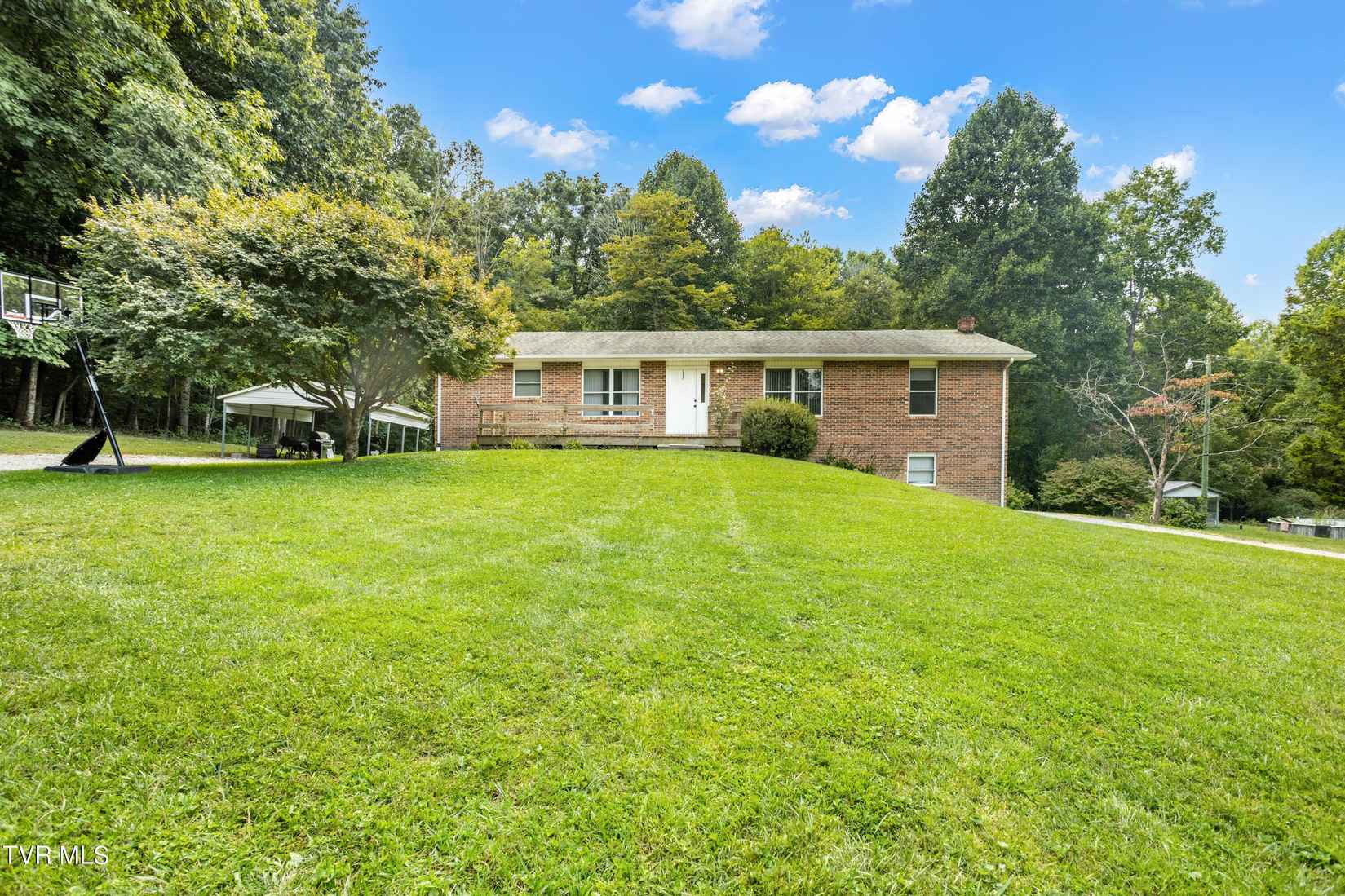 485 Hickory Dr  