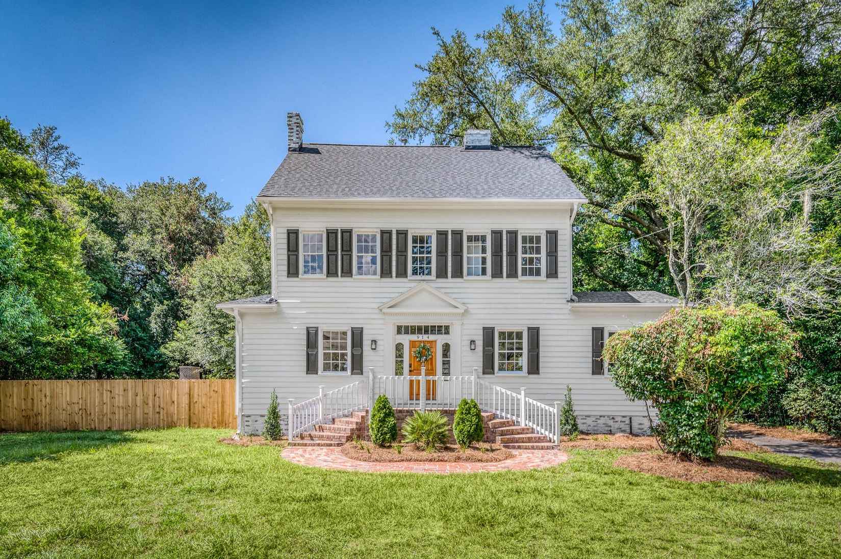 914 S Main St  