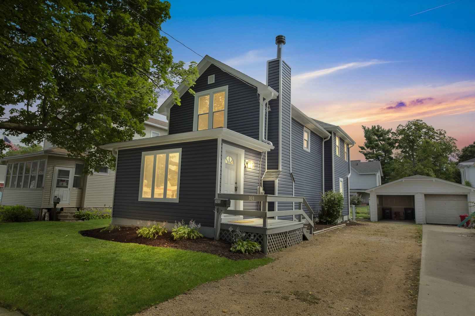 303 S 4th St  