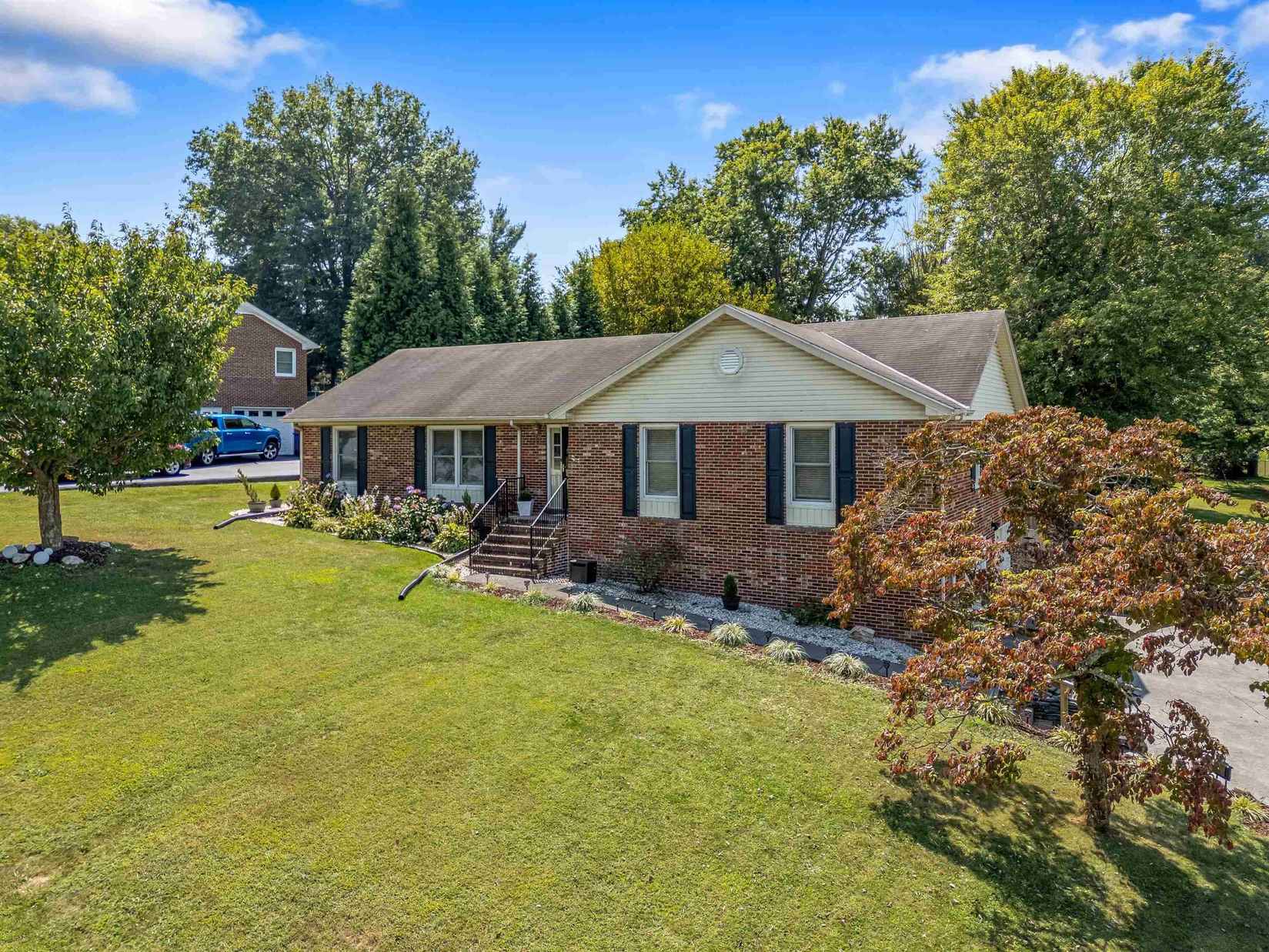 170 BRIARWOOD Dr  