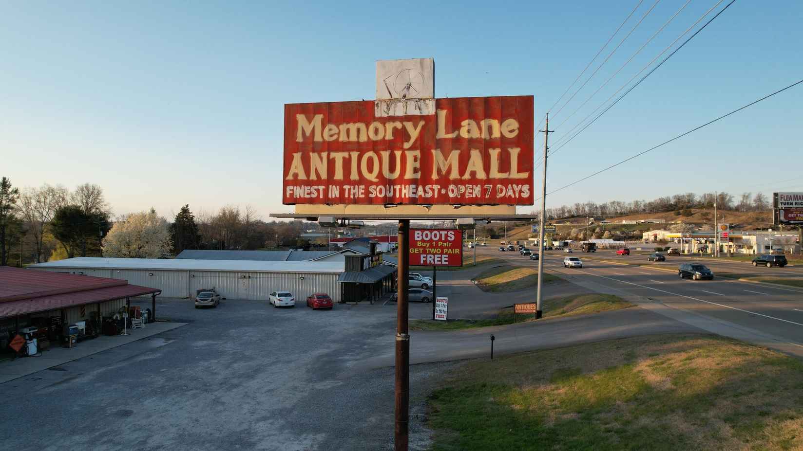 1838 Winfield Dunn Pkwy  