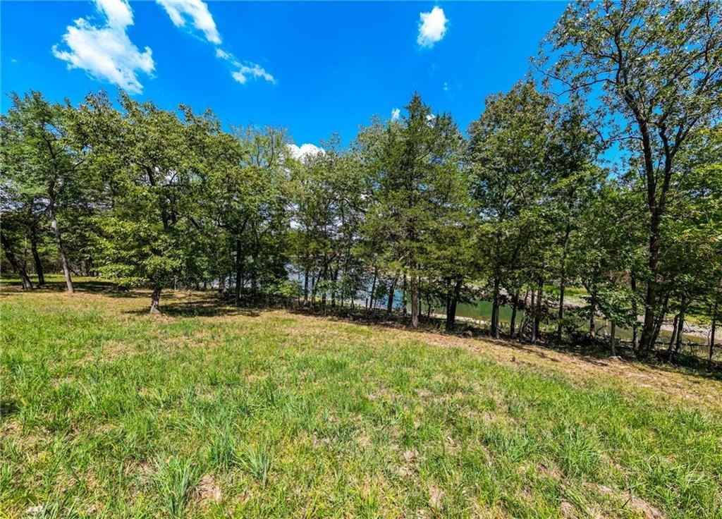 20656 Whispering Hls RD  