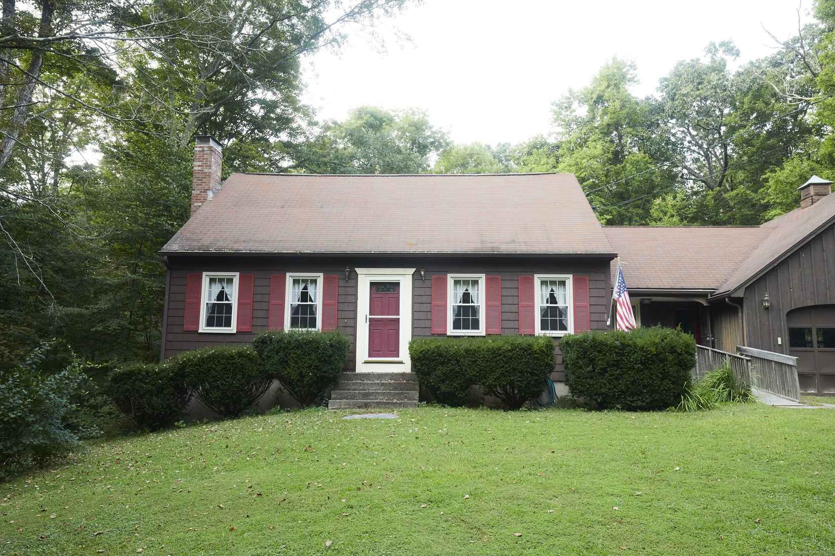18 Wildwood Ln  
