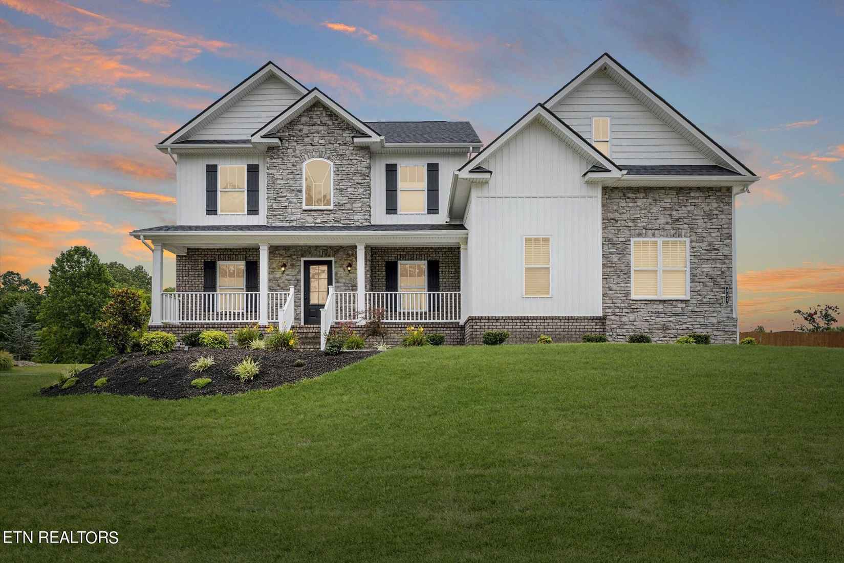 252 Bluff Shadows Ln  