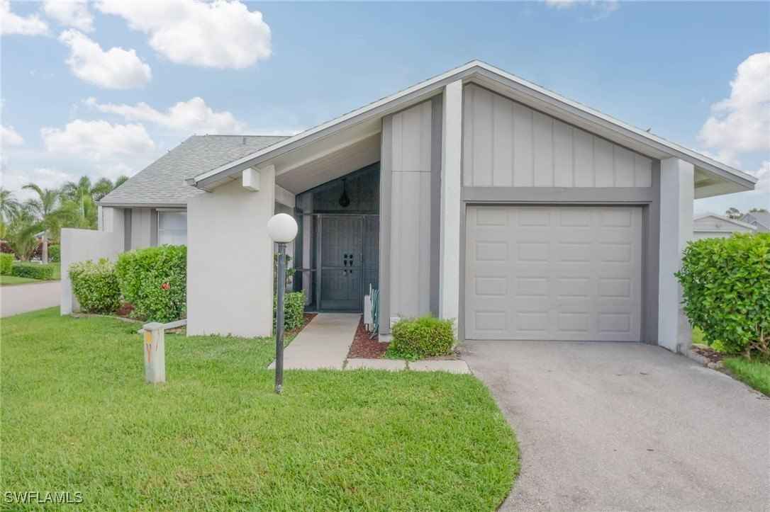 9833 Maplecrest Cir  