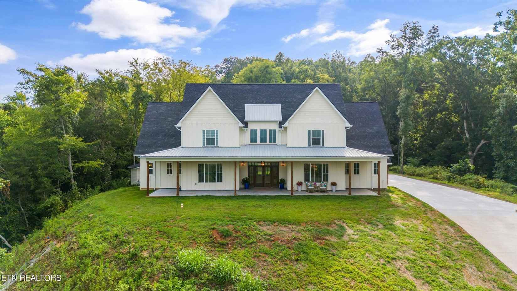 2350 Paradise Way  