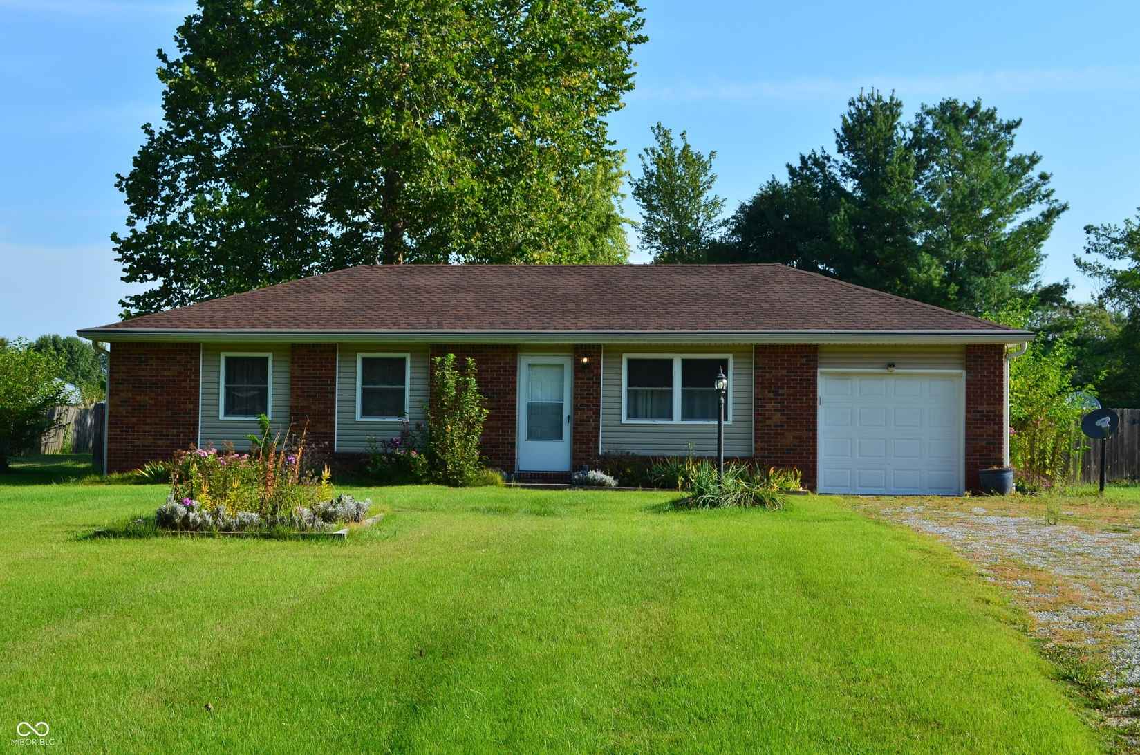 1291 E Longwood Est  