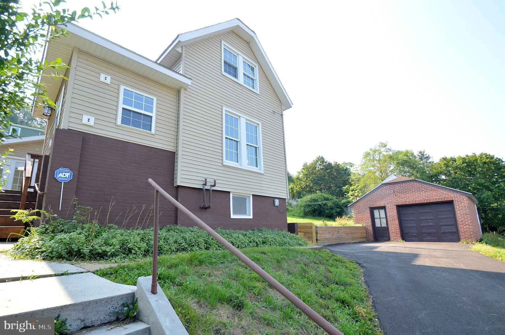 151 S LAUREL Ave  
