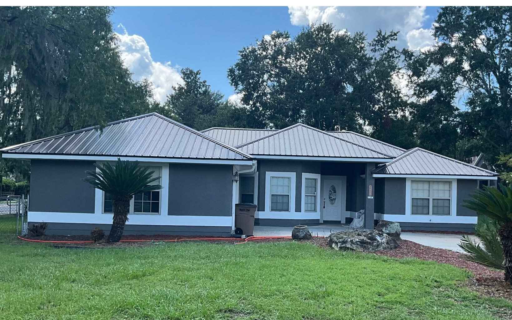 1054 SW CHARLESTON CT  